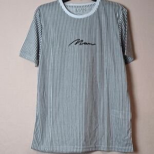 Boohoo Man Black and White Vertical Stripe Short Sleeve Tee size Medium